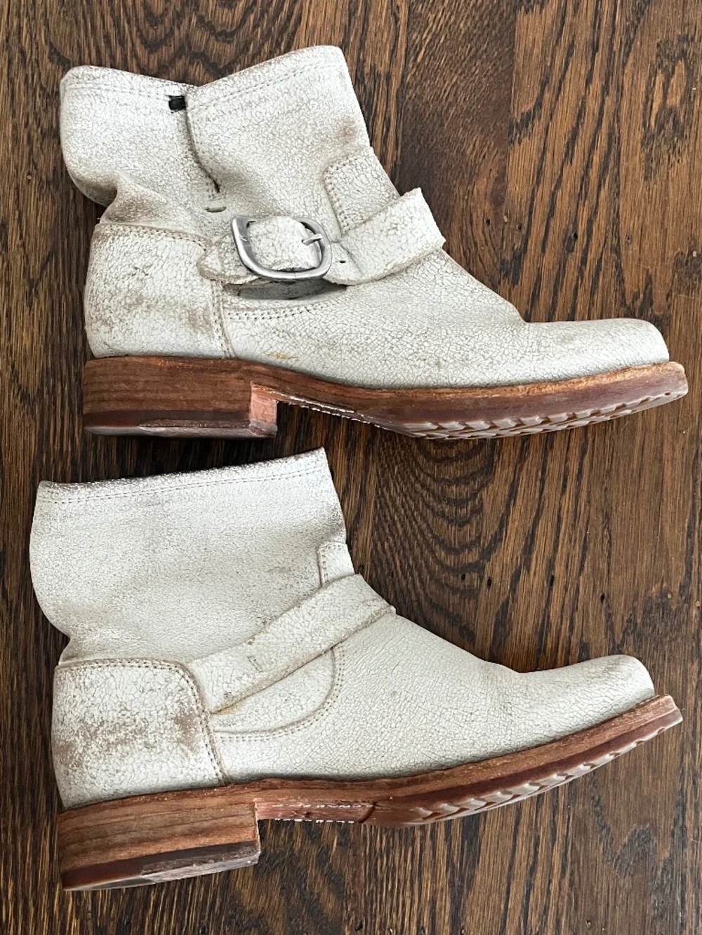 Frye Veronica women's 6 distressed white leather
